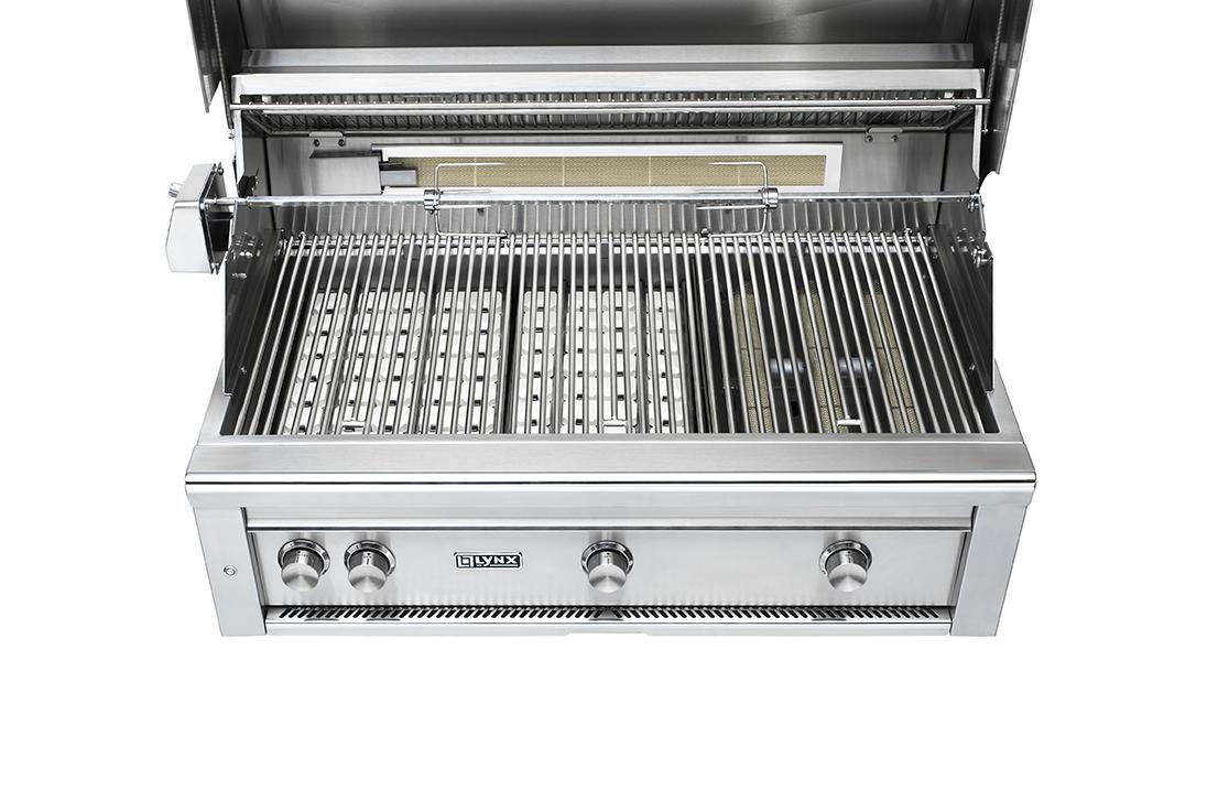 Lynx L42TRDSLP 42" Built-In Grill - 1 Trident™ W/ Rotisserie - Desert Sage