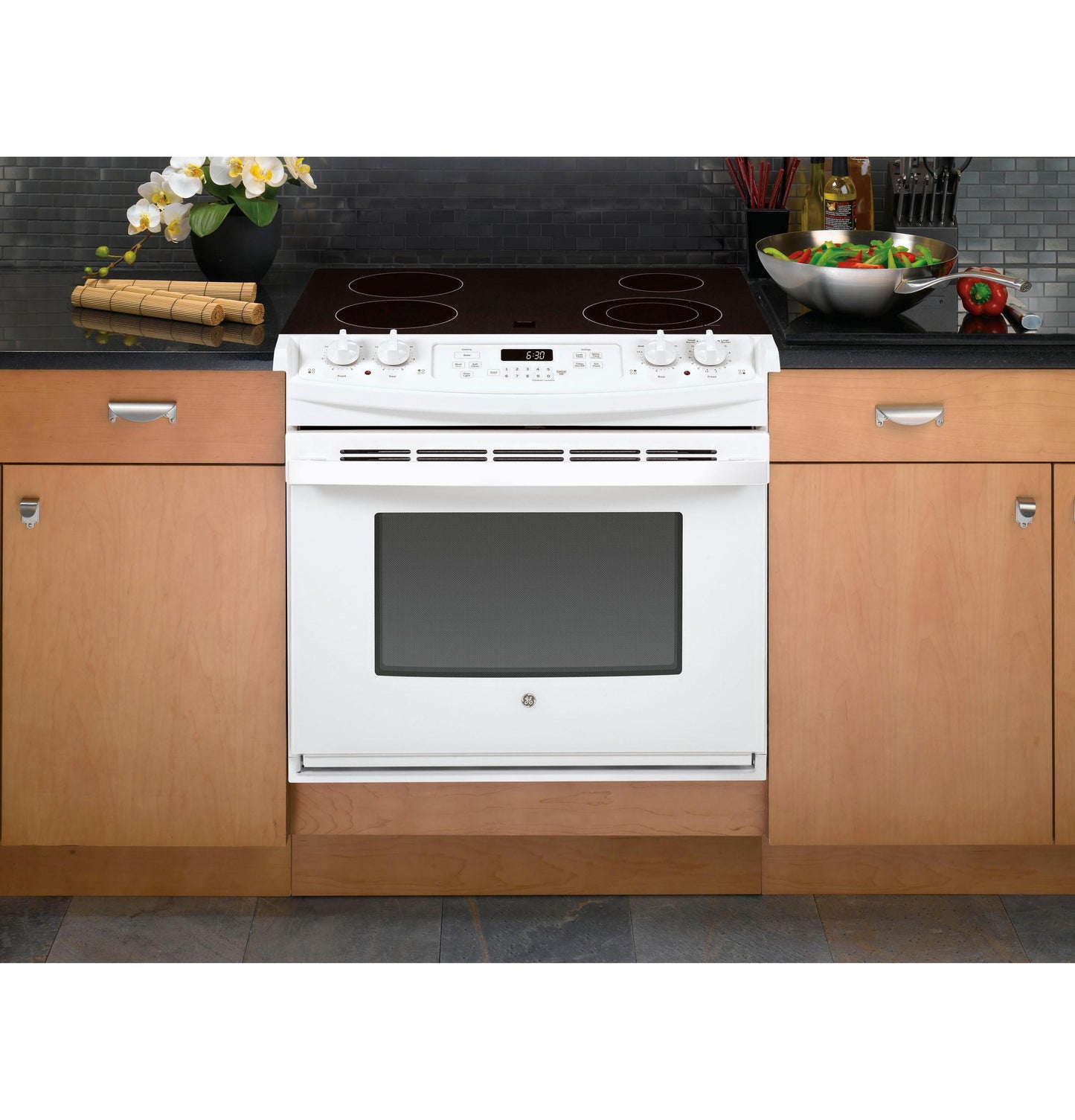 Ge Appliances JD630DTWW Ge® 30" Drop-In Electric Range