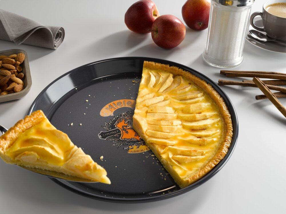 Miele HBFL271 Hbfl 27-1 - Round Baking Tray - Nostalgic Logo With Perfectclean Finish.