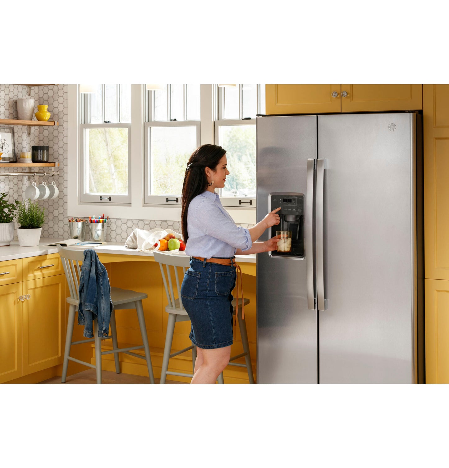 Ge Appliances GSE23GYPFS Ge® Energy Star® 23.0 Cu. Ft. Side-By-Side Refrigerator