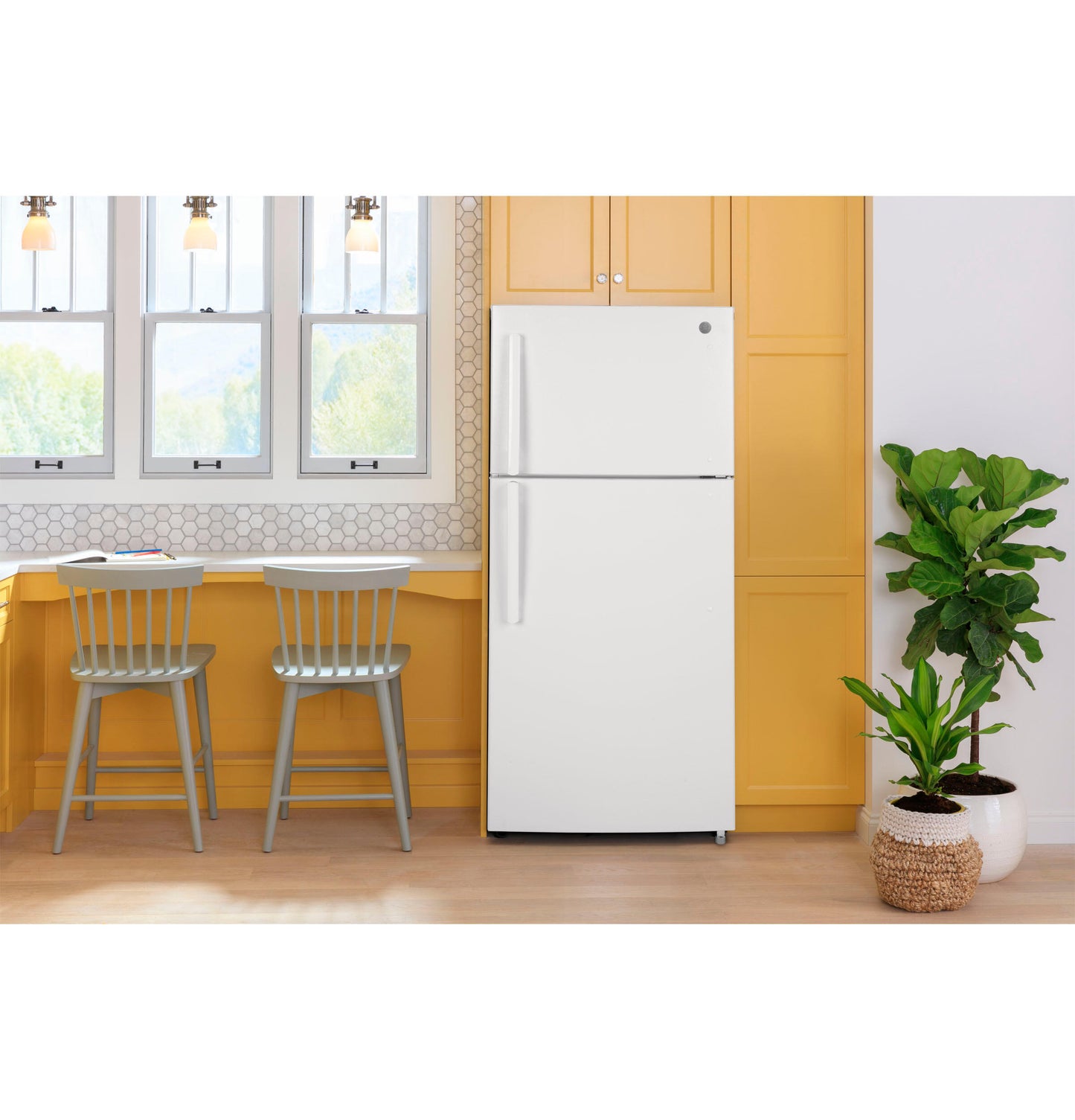 Ge Appliances GTE18MTRRWW Ge® Energy Star® 18.3 Cu. Ft. Top-Freezer Refrigerator