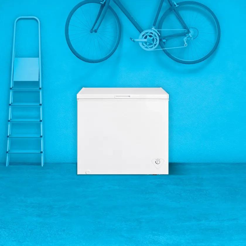 Element Appliance ECF70MD1BW Element 7.0 Cu. Ft. Chest Freezer - White (Ecf70Md1Bw)