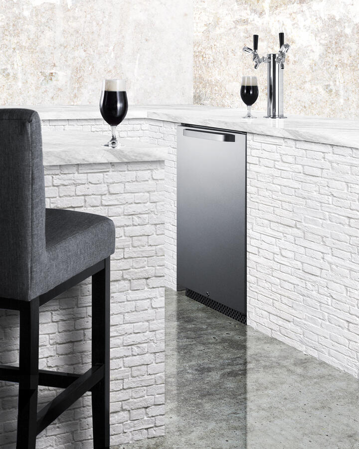 Summit SBC695OSTWINTL 24" Wide Built-In Outdoor Kegerator With Taplocks