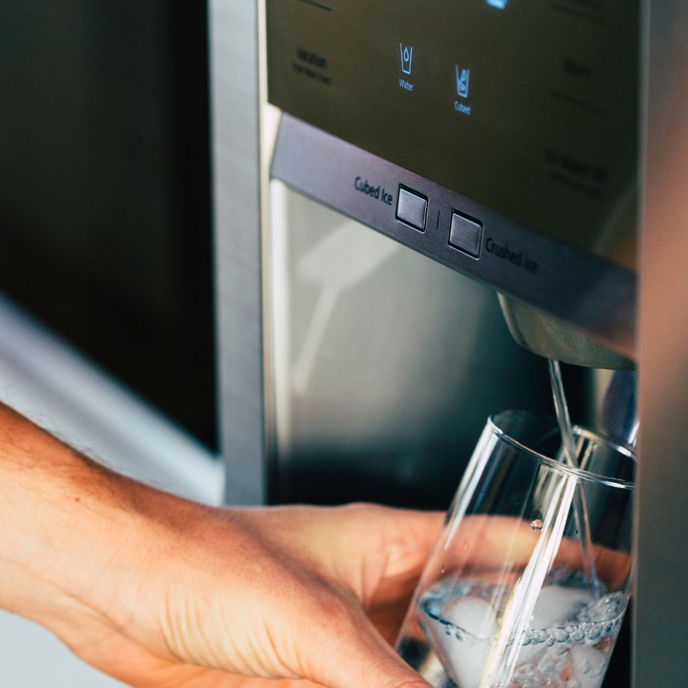 The Pros and Cons of a Fridge With a Water Dispenser