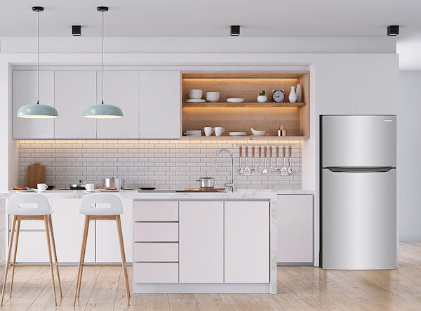 Frigidaire FFTR1835VS Frigidaire 18.3 Cu. Ft. Top Freezer Refrigerator