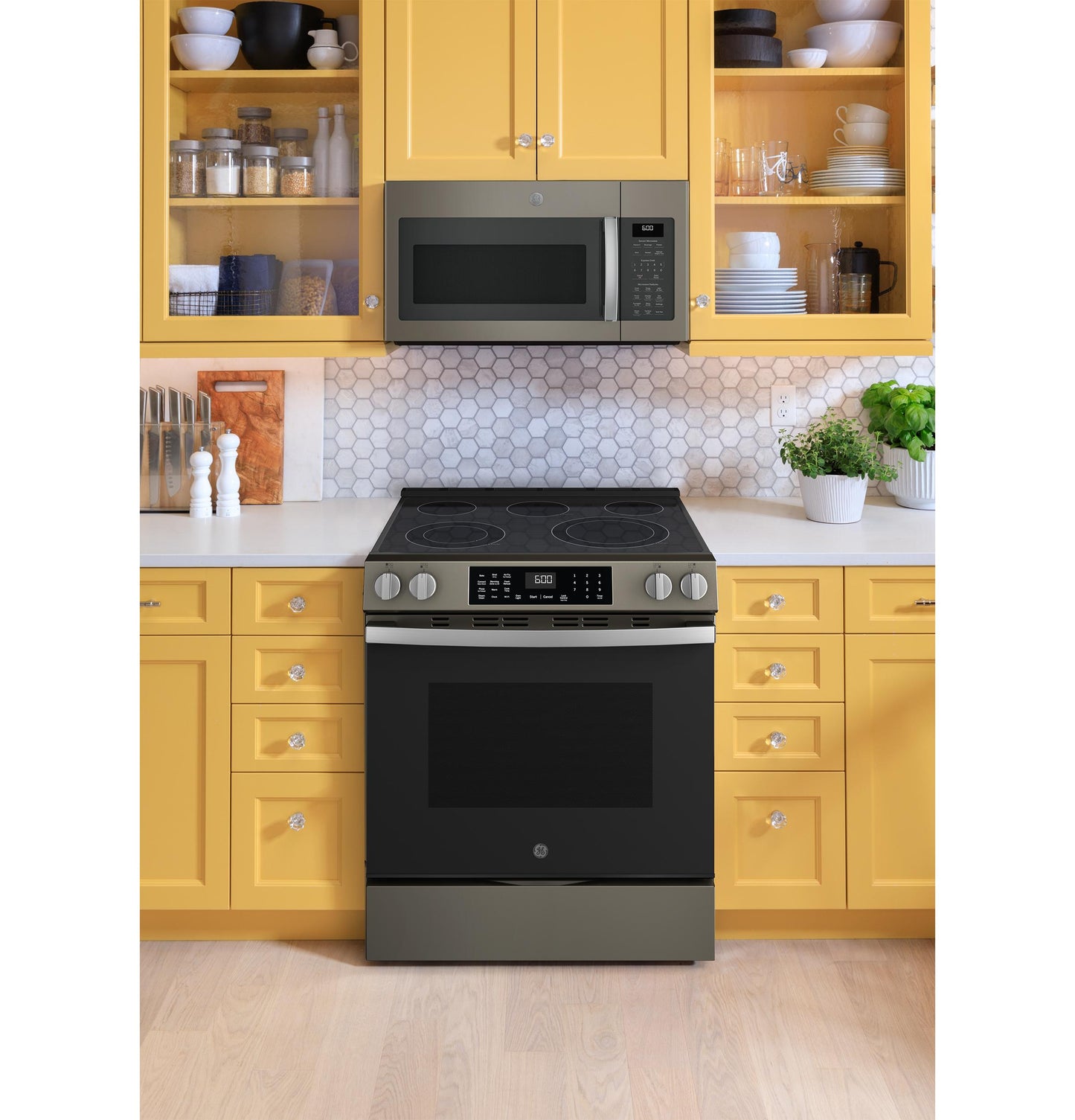 Ge Appliances GRS600AVES Ge® 30" Slide-In Electric Convection Range With No Preheat Air Fry And Easywash™ Oven Tray