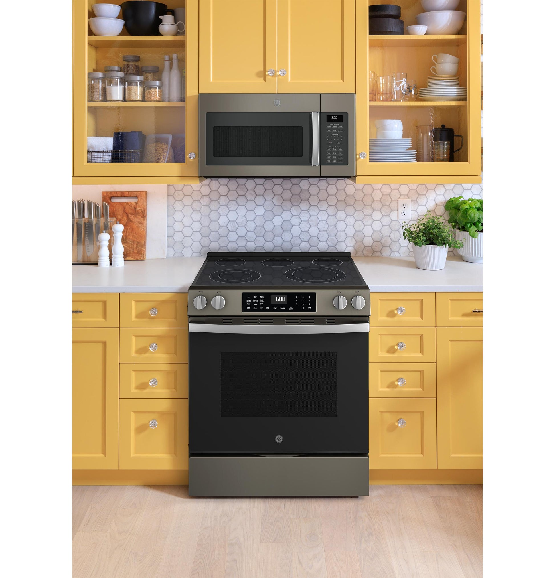 Ge Appliances GRS600AVES Ge® 30" Slide-In Electric Convection Range With No Preheat Air Fry And Easywash™ Oven Tray