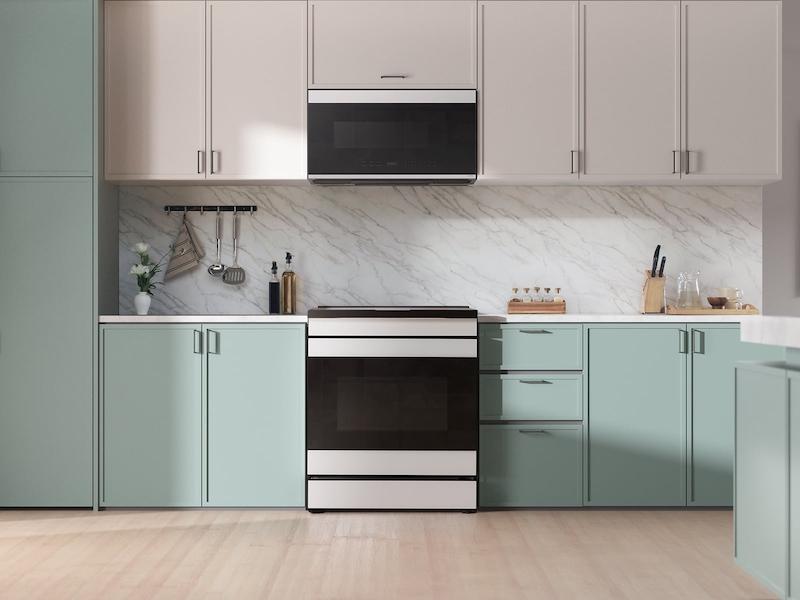 Samsung NSI6DG9900SR Bespoke Slide-In Induction Range 6.3 Cu. Ft. In Stainless Steel With Ai Hub™ & Smart Oven Camera