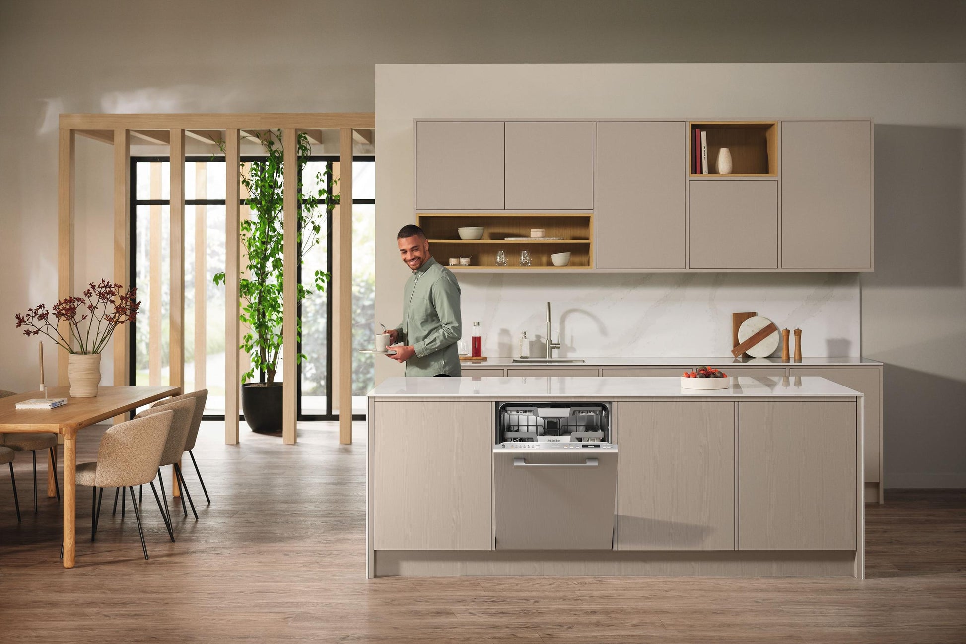 Miele G7266SCVI G 7266 Scvi Fully integrated dishwashers in standard size with 3D MultiFlex Tray for maximum convenience.
