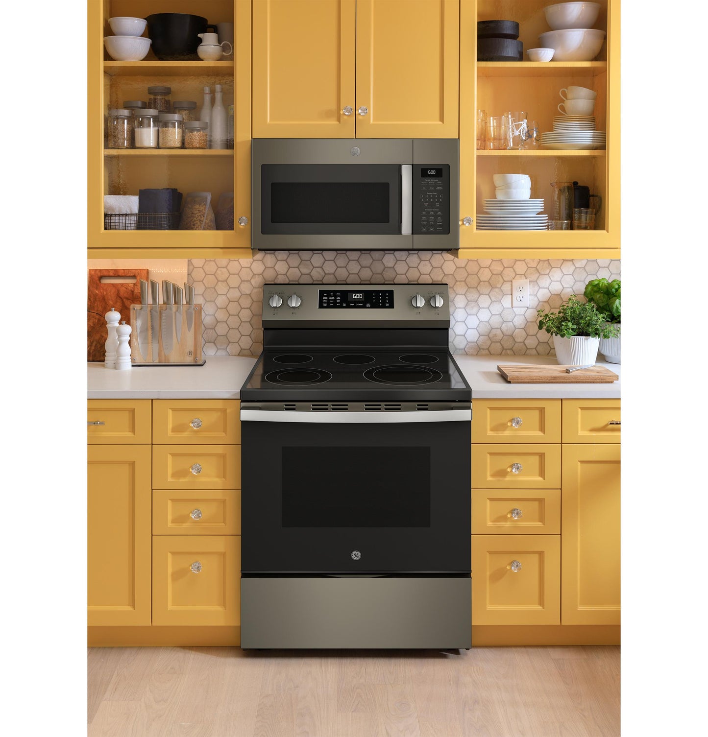 Ge Appliances GRF600AVES Ge® 30" Free-Standing Electric Convection Range With No Preheat Air Fry And Easywash™ Oven Tray