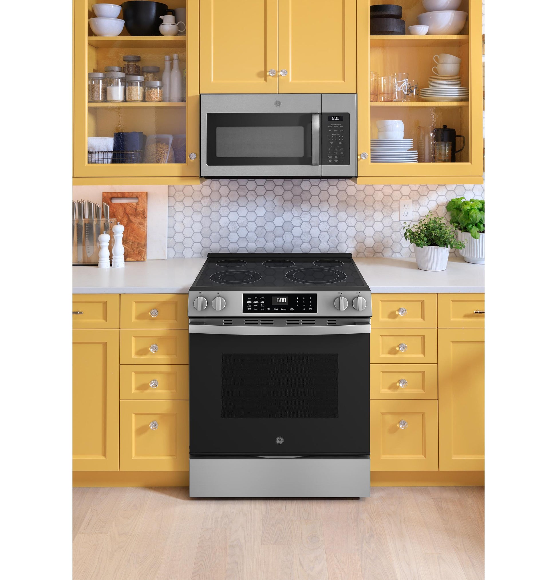Ge Appliances GRS600AVFS Ge® 30" Slide-In Electric Convection Range With No Preheat Air Fry And Easywash™ Oven Tray