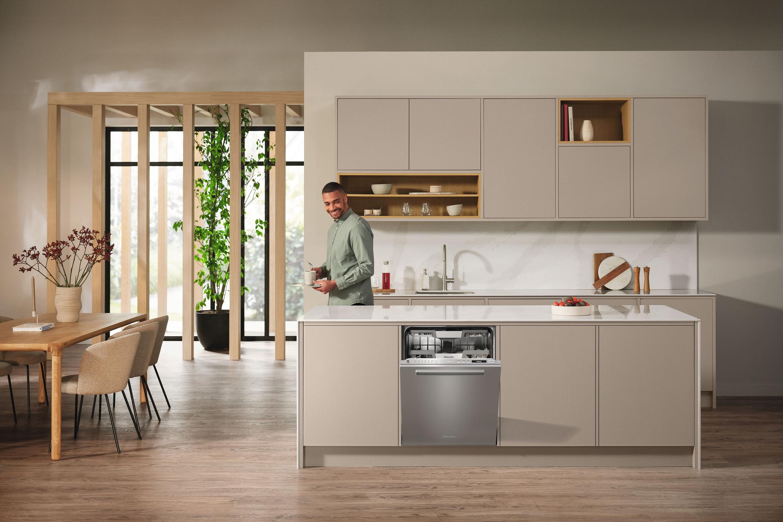 Miele G7186SCVISFP Built In Dishwasher | Town Appliance