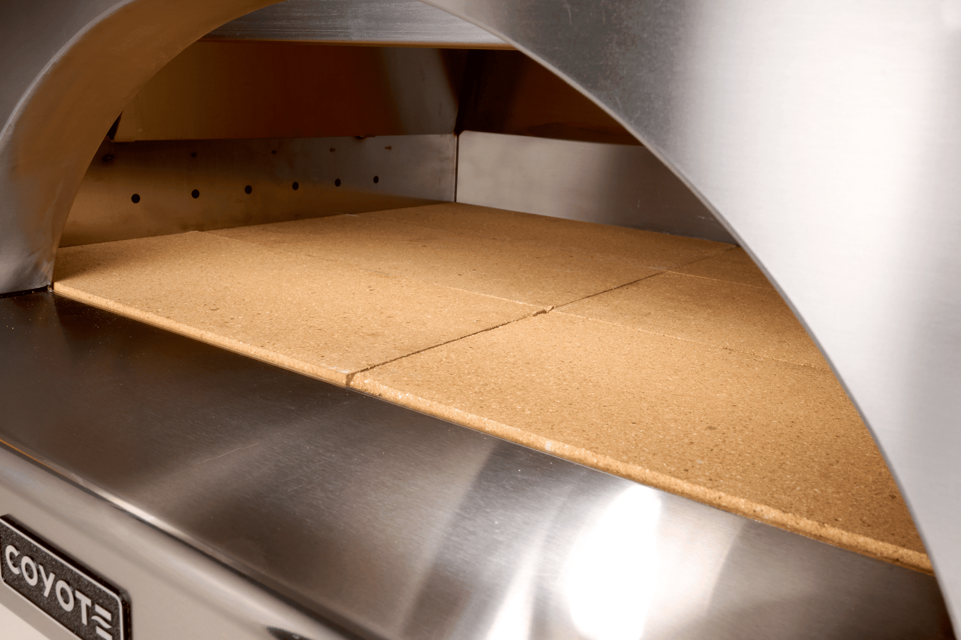 Coyote C1PZ30WY Wood-Fired Pizza Oven