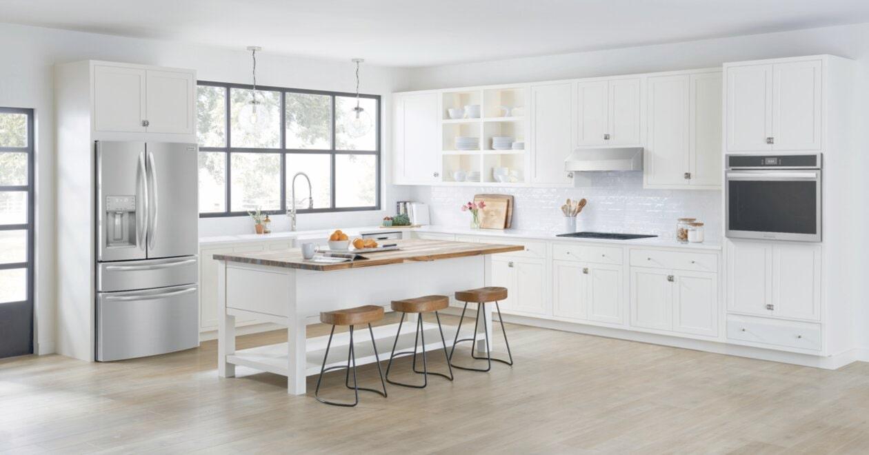 Frigidaire GCWS3070AF 30" Single Electric Wall Oven With Stone-Baked Pizza