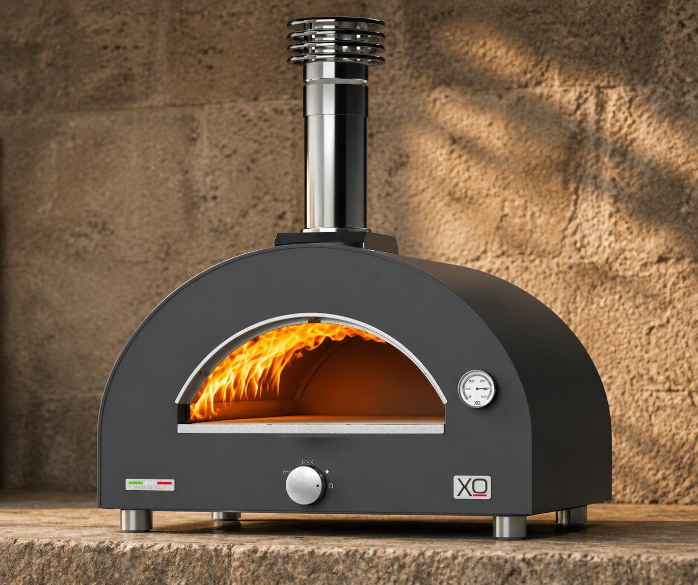 Xo Appliance XOPIZZA1HCAN Countertop Hybrid Gas & Wood Oven In Black