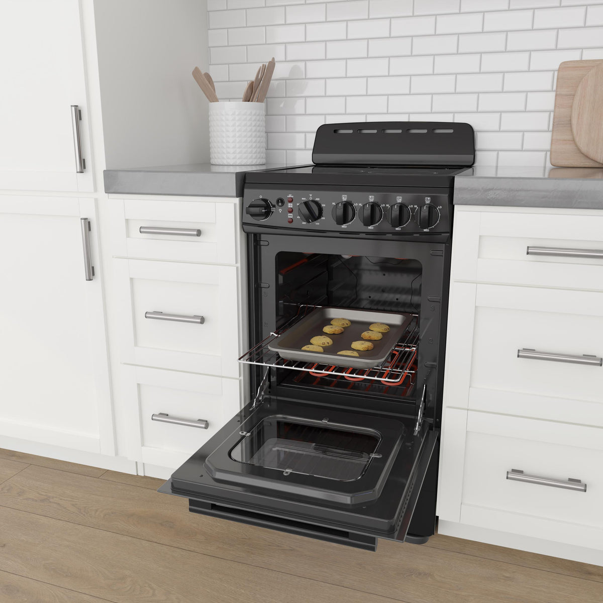 Avanti CERU200P1B Avanti 20-Inch Freestanding Electric Range With Ceramic Glass Cooktop, In Black (Ceru200P1B)