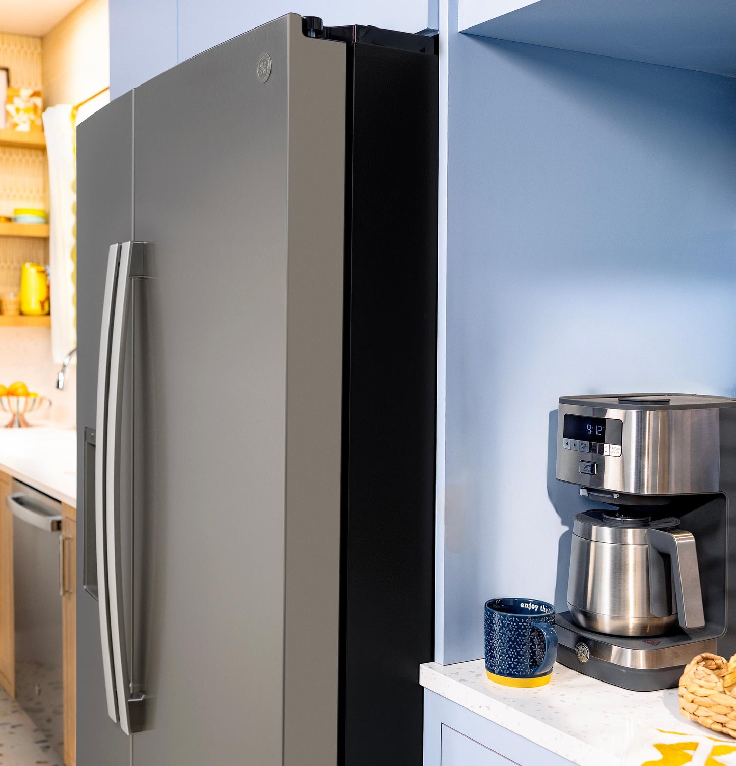 Ge Appliances GSS28NMYES Ge® 27.9 Cu. Ft. Side-By-Side Refrigerator With Extra Tall Dispenser And In-Door Icemaker