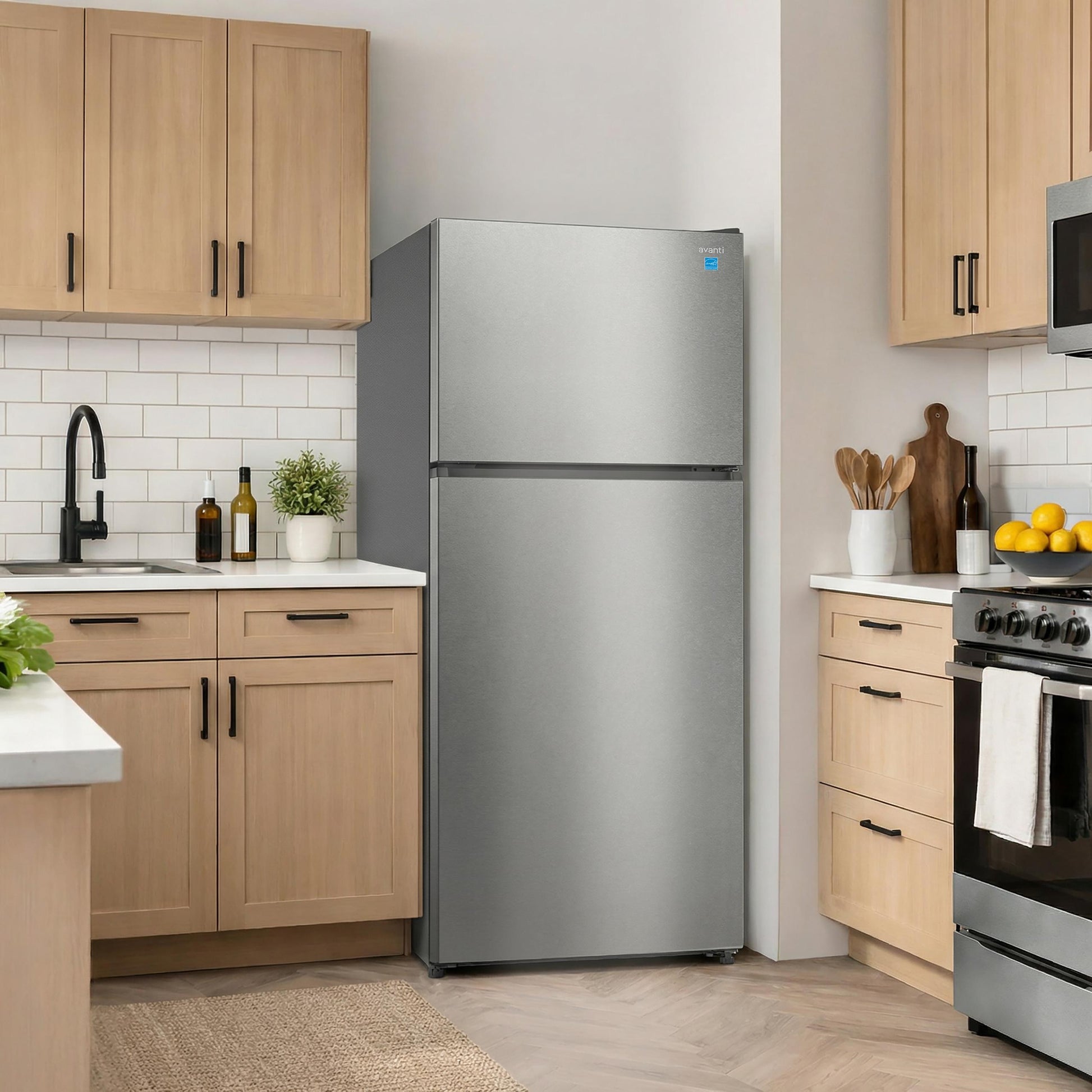 Avanti AVFF24DLJM0SS Avanti Maxxspace Insulation™ Technology Garage-Ready Frost-Free Ice Maker-Ready Refrigerator, 24 Cu. Ft., Energy Star, Stainless Steel Look (Avff24Dljm0Ss)
