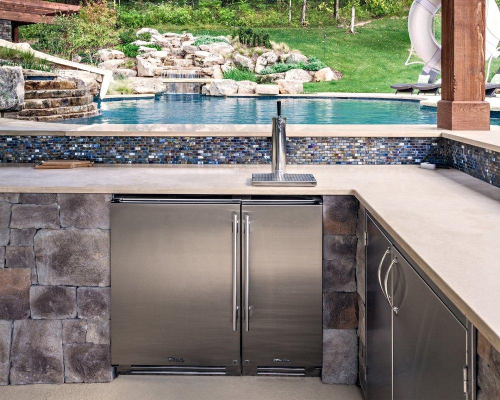 True Residential TUR24DDLSSC 24 Inch Dual Tap Solid Stainless Door Left Hinge Undercounter Beverage Dispenser