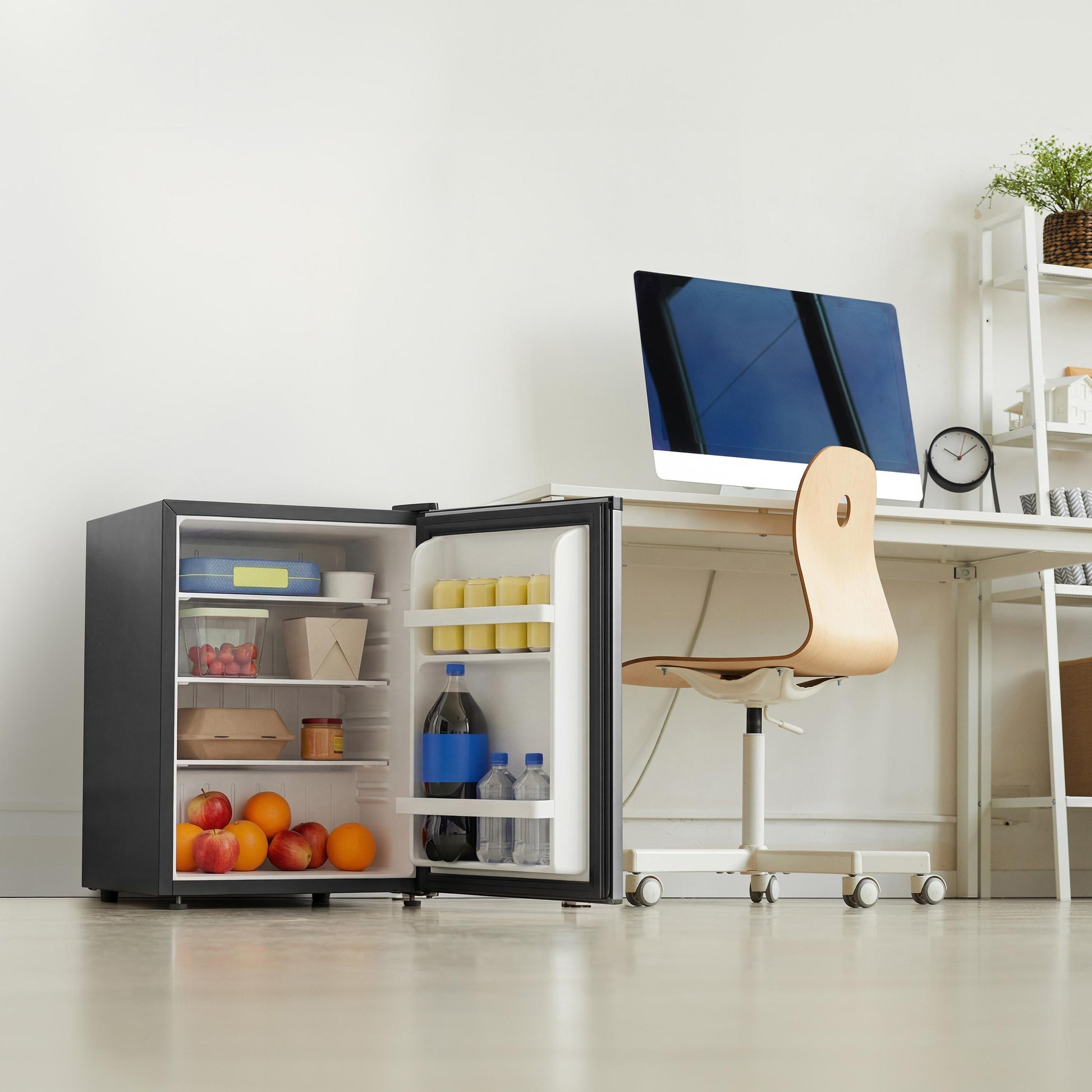 Avanti AVAR26F3S Avanti 2.6 Cu. Ft. Compact Refrigerator With Auto-Defrost, In Stainless (Avar26F3S)