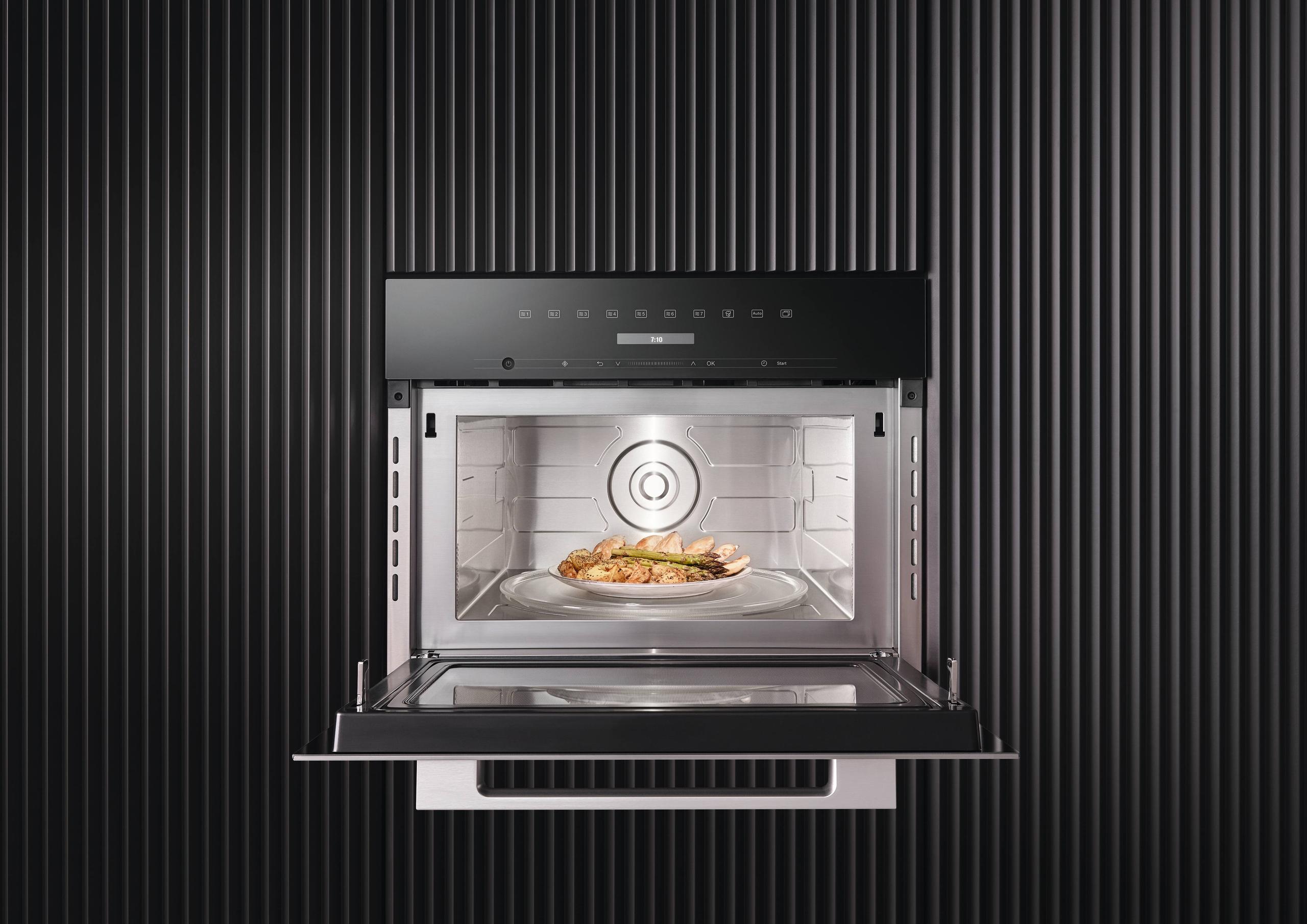 Miele M7240TCCTS Built-In Microwave Oven