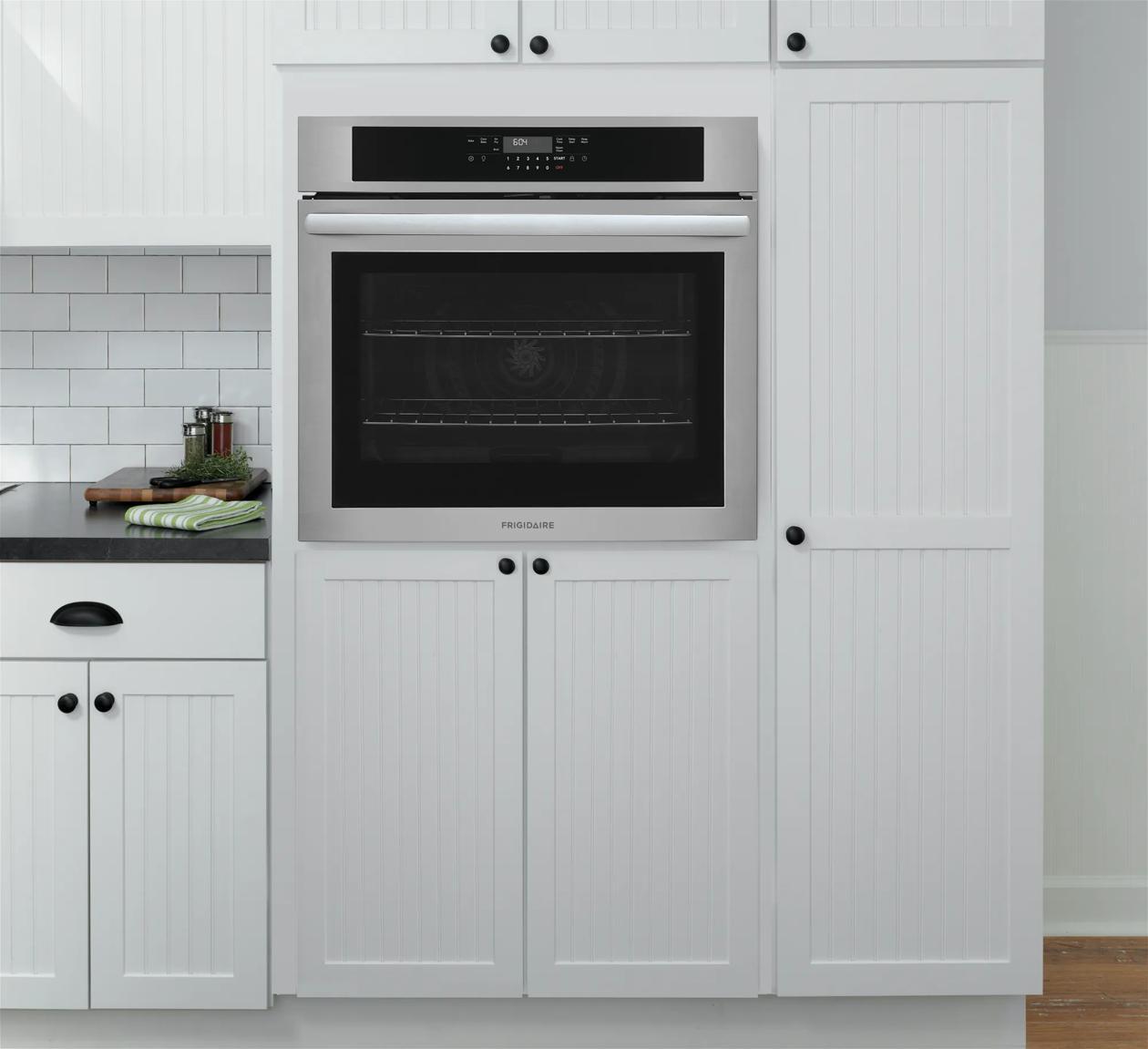 Frigidaire FCWS3030AS 30" Single Wall Oven