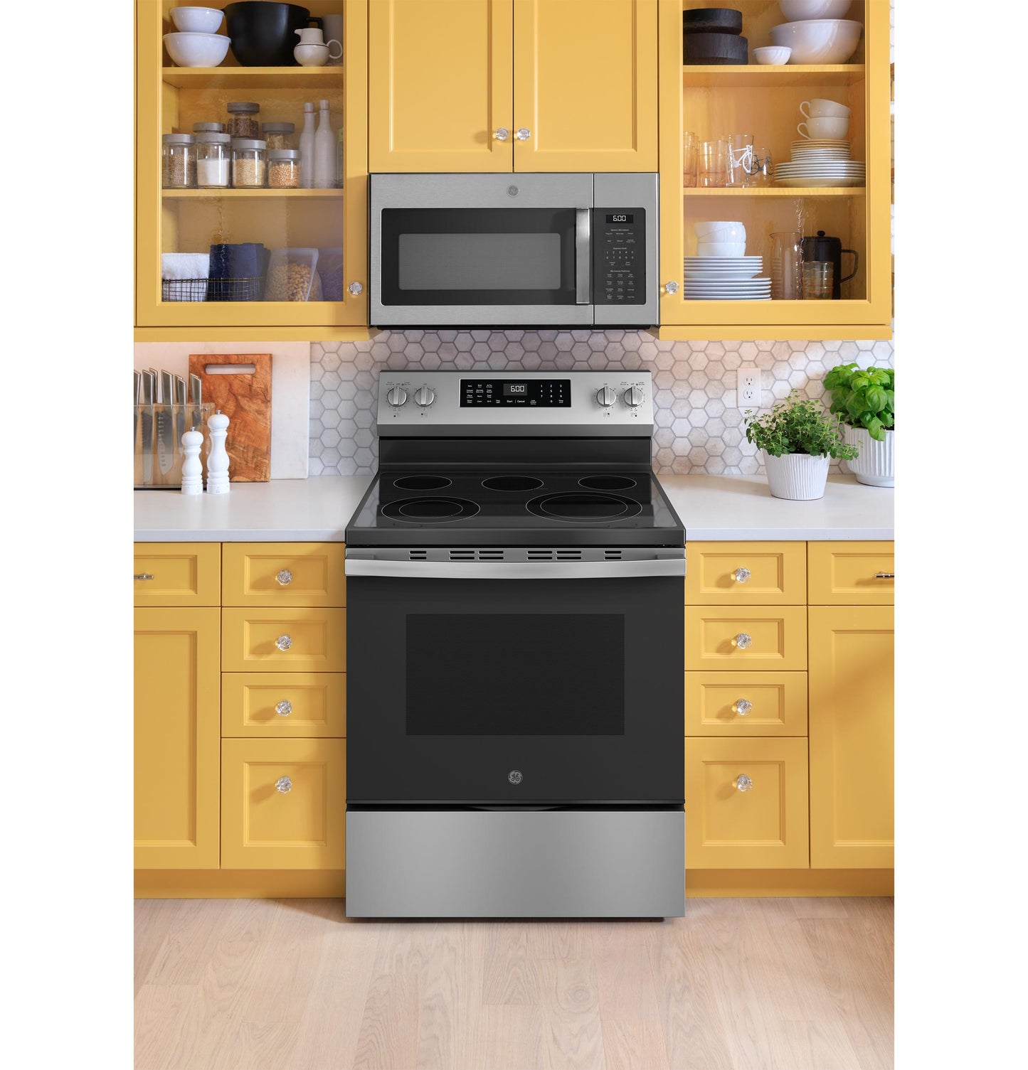 Ge Appliances GRF600AVSS Ge® 30" Free-Standing Electric Convection Range With No Preheat Air Fry And Easywash™ Oven Tray