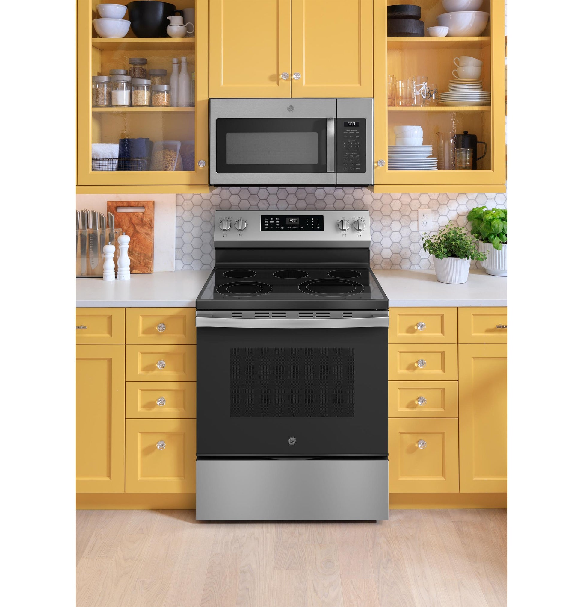 Ge Appliances GRF600AVSS Ge® 30" Free-Standing Electric Convection Range With No Preheat Air Fry And Easywash™ Oven Tray