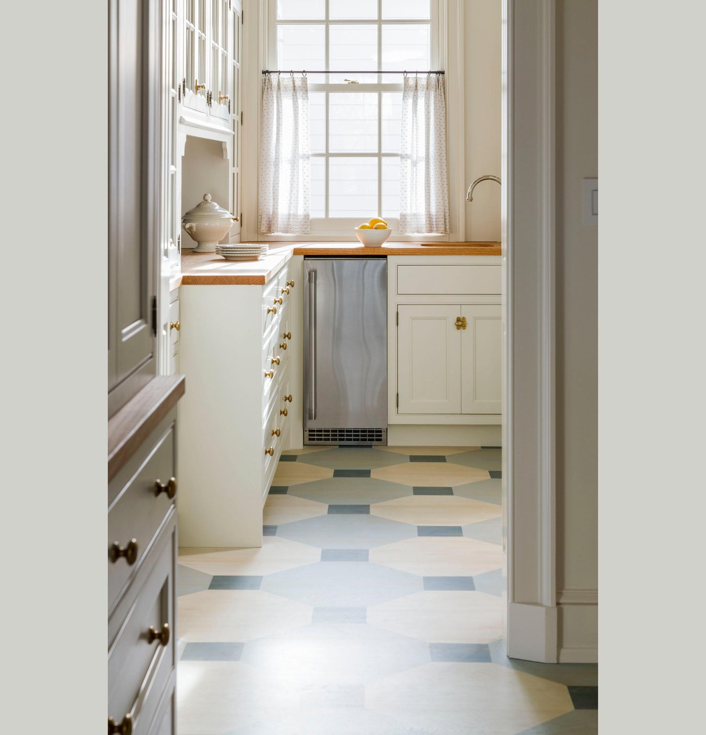 Cafe UCC15NPRII Ice Maker 15-Inch Panel-Ready - Clear Ice