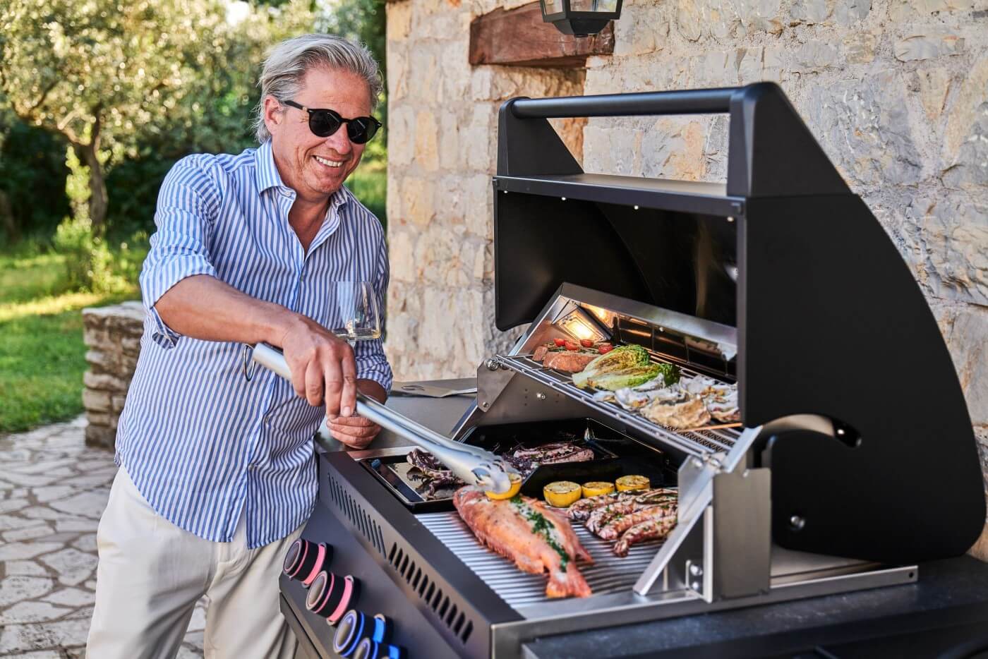 Napoleon Bbq ODK301BIG32RBNMK1 Oasis 301 Outdoor Kitchen, Built-In 700 Series 32 With Soft Close Doors , Natural Gas, Matte/Matt Black