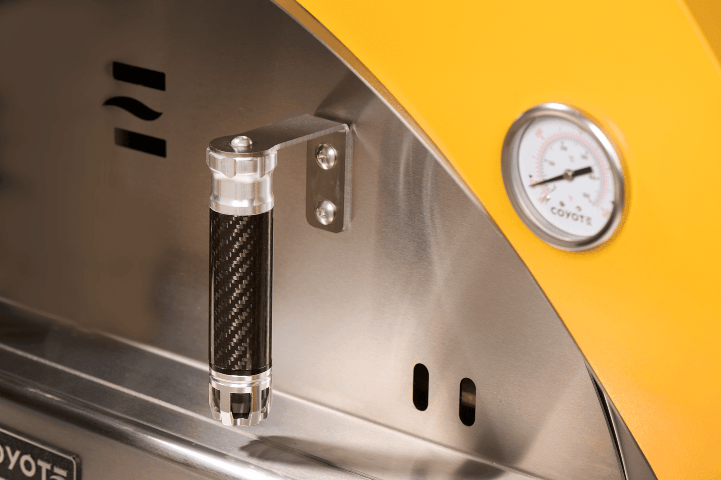 Coyote C1PZ30WMB Wood-Fired Pizza Oven