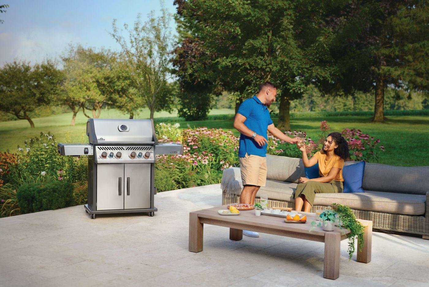 Napoleon Bbq RPS525RSIBPSS2 Pro Style Bbq | Town Appliance