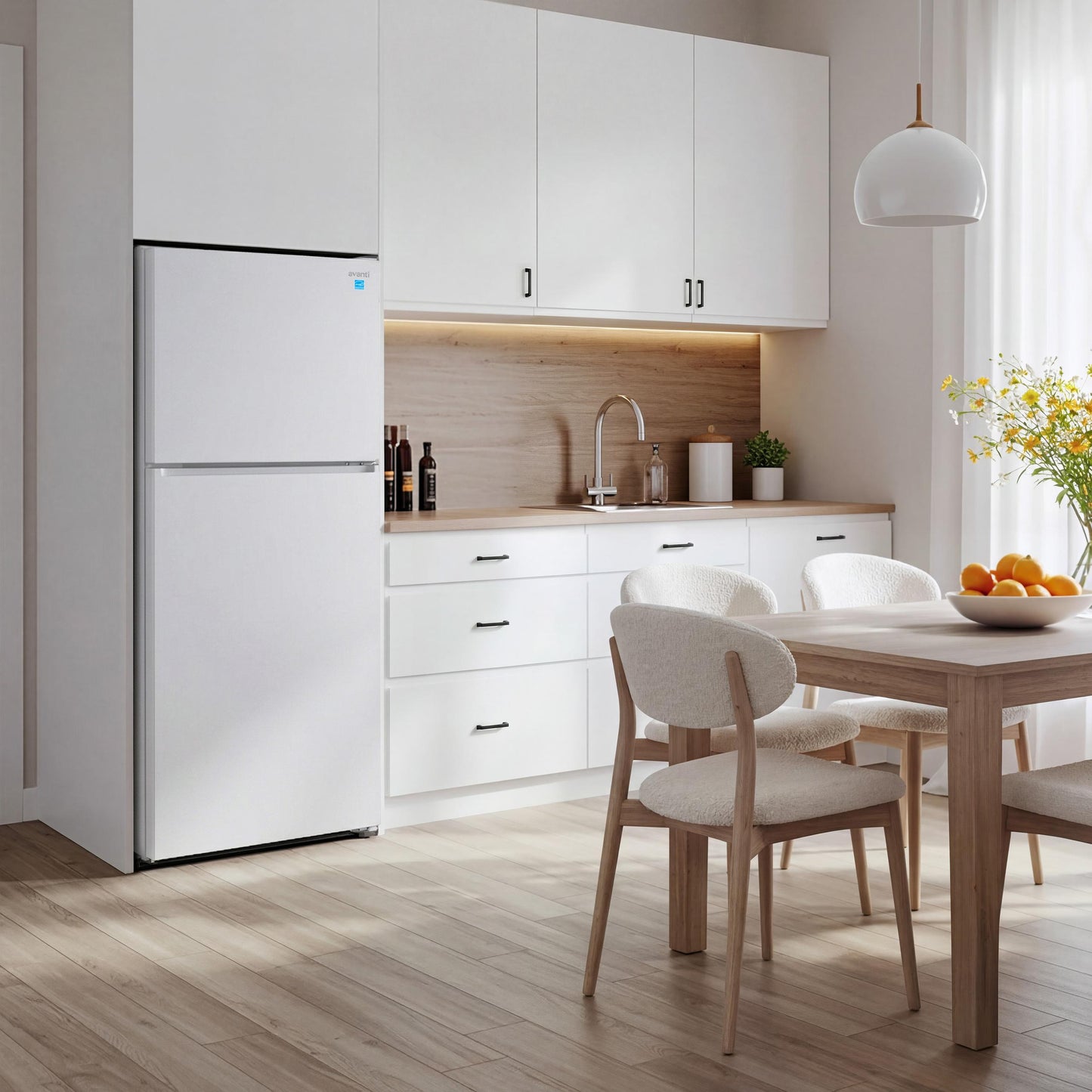 Avanti AVFF21DLJM0W Avanti Maxxspace Insulation™ Technology Garage-Ready Frost-Free Ice Maker-Ready Refrigerator, 21 Cu. Ft., Energy Star, White (Avff21Dljm0W)