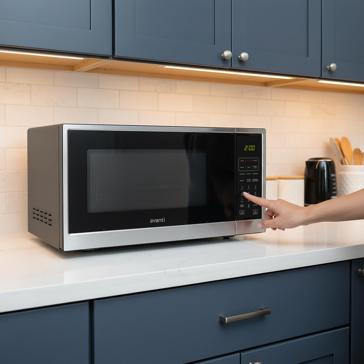 Avanti MTAF130K3S Avanti Microwave Air Fry, Convection Oven 3-In-1, 1.3 Cu. Ft. Capacity, In Black/Stainless Steel (Mtaf130K3S)