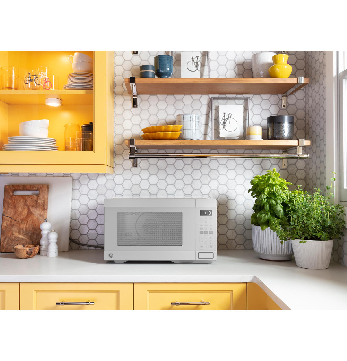 Ge Appliances GCST10A1WWW Ge® 1.0 Cu. Ft. Capacity Countertop Convection Microwave Oven With Air Fry