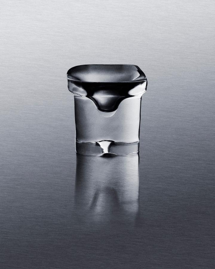 Summit BIM62ADA 68 Lb. Clear Icemaker, Ada Compliant