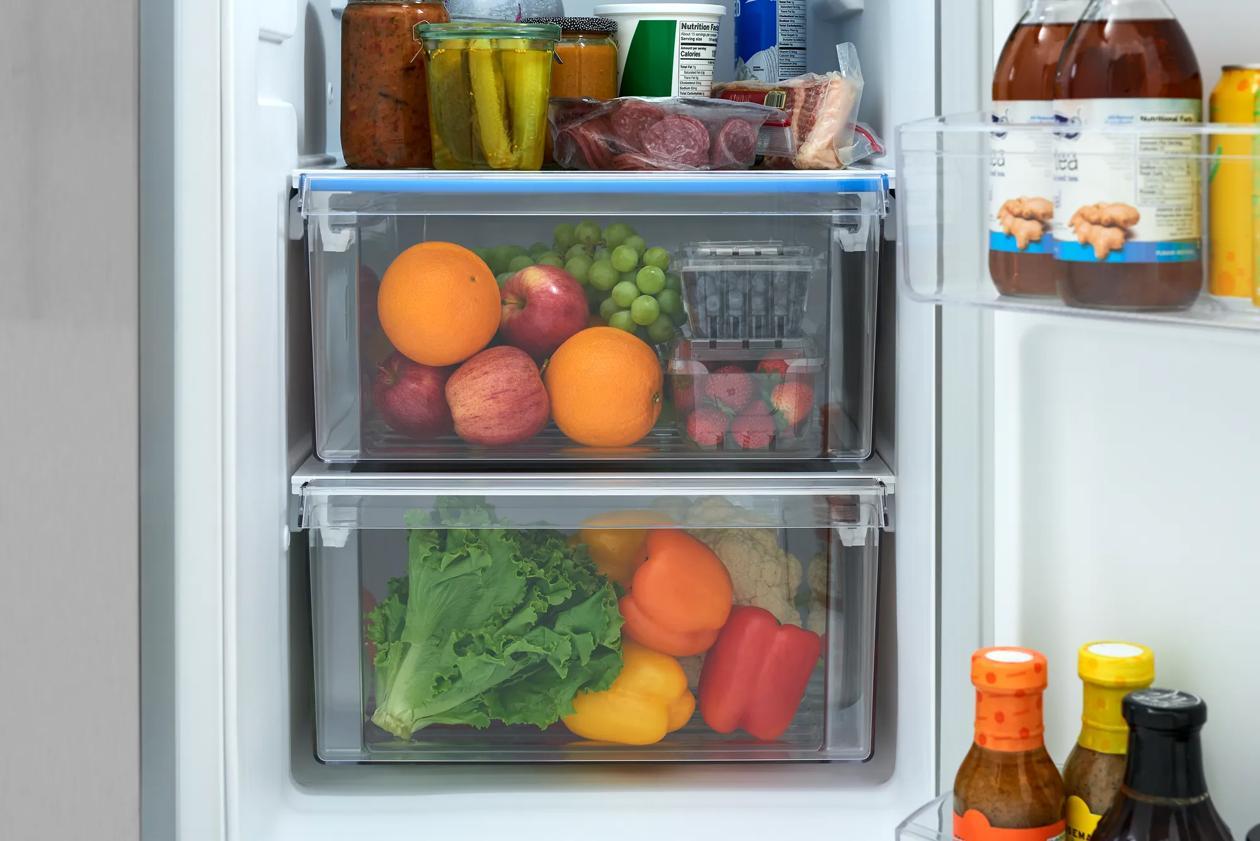 Frigidaire FRSN2610AF 26 Cu. Ft. 36" Standard-Depth Side-By-Side Refrigerator