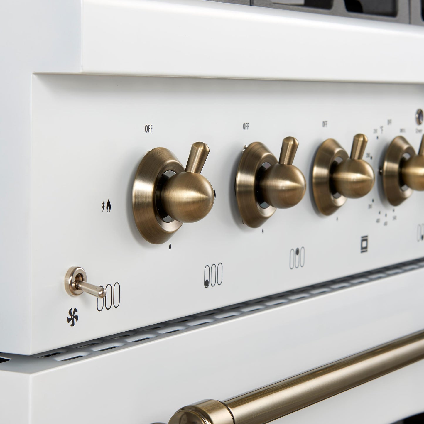 Forno FFSGS611336WHT Forno Antico 36-Inch Dual Fuel Range White And Antique Brass Design With 6 Sealed Gas Burners And Electric Convection Oven