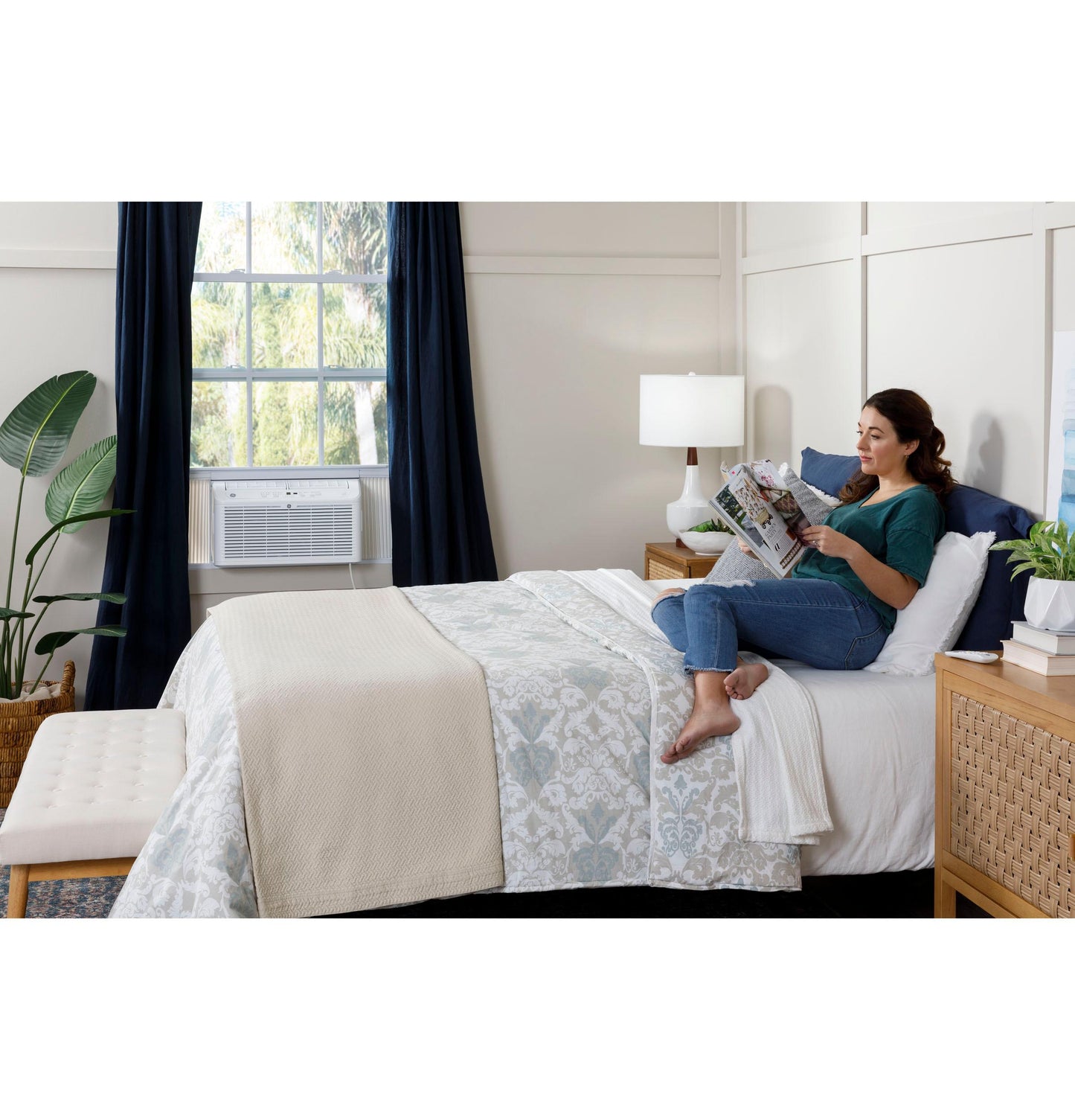 Ge Appliances AHEL08BB Ge® 8,000 Btu Ultra Quiet Window Air Conditioner For Medium Rooms Up To 350 Sq. Ft.