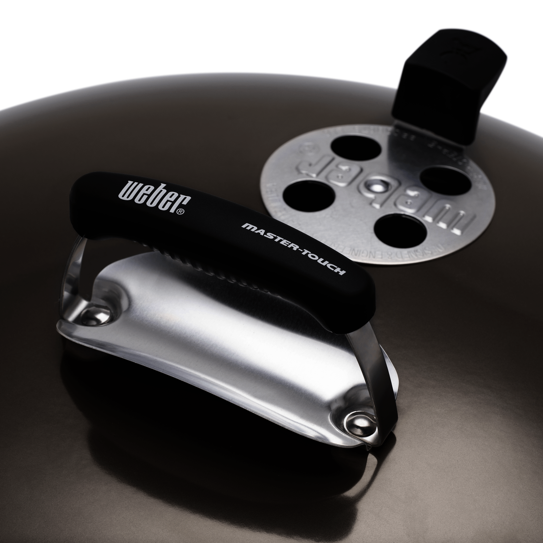 Weber 1500065 Master-Touch Charcoal Grill 26 - Smoke Grey