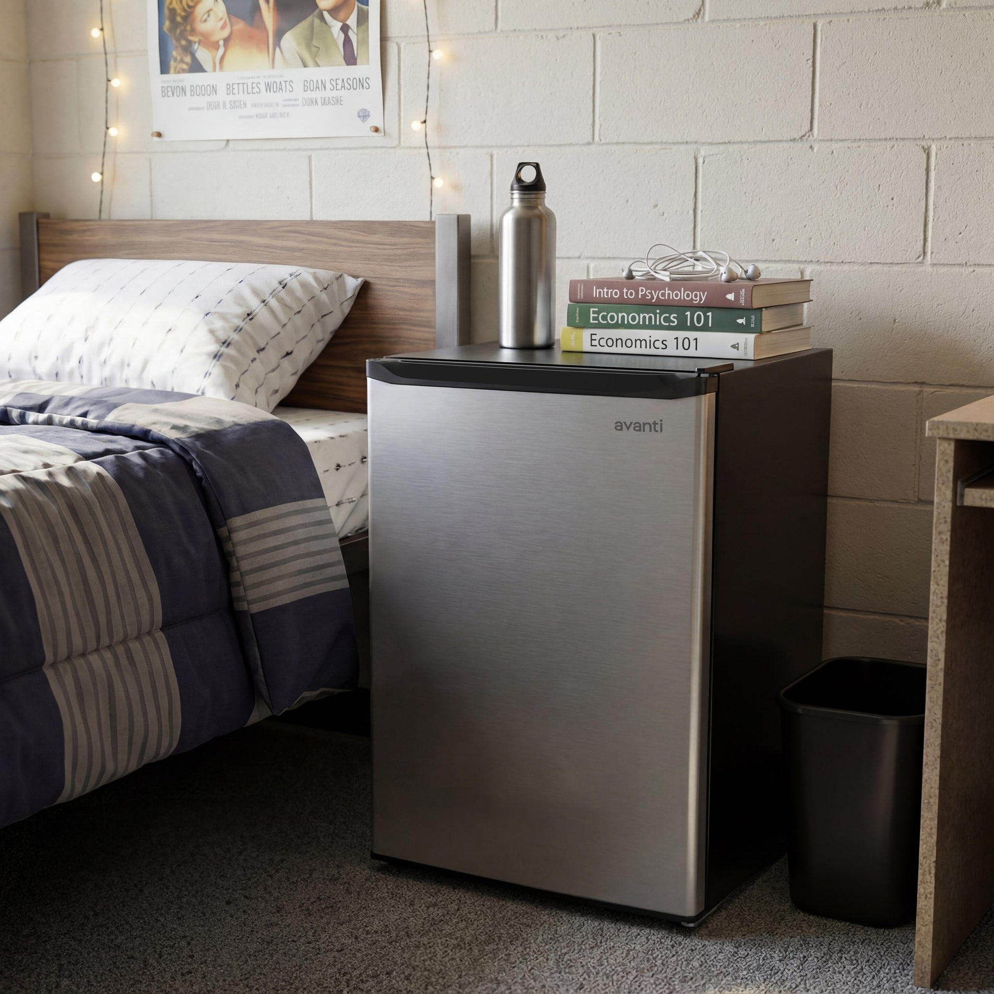Avanti AVAR26F3S Avanti 2.6 Cu. Ft. Compact Refrigerator With Auto-Defrost, In Stainless (Avar26F3S)