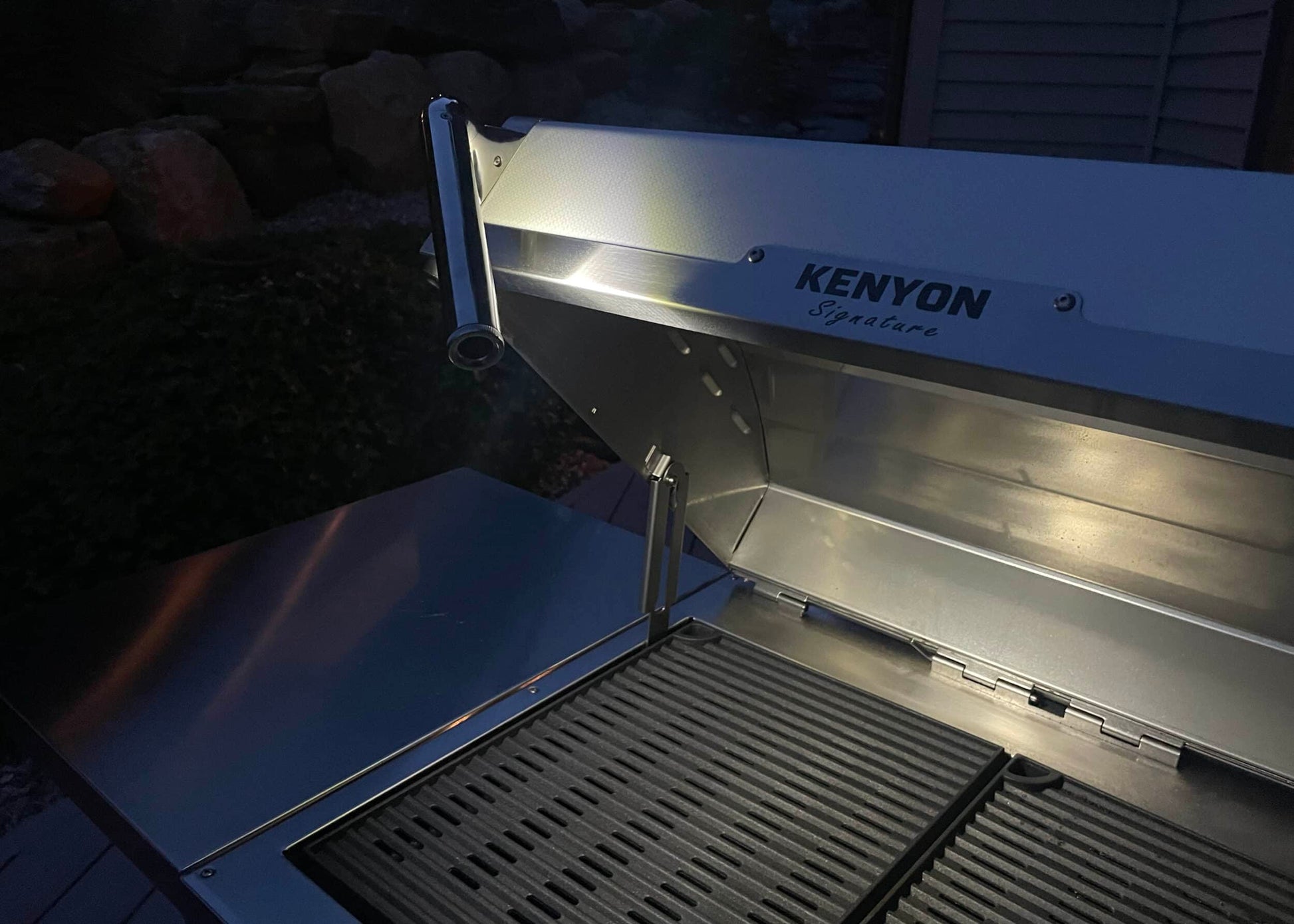 Kenyon C70429 Signature Grill + Stand