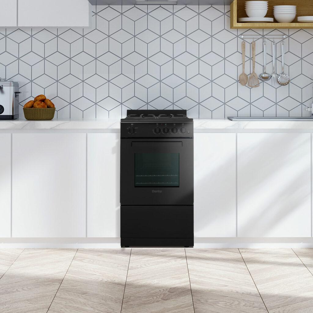 Danby DR20V1BGLP Danby 20" Wide Gas Range In Black ()