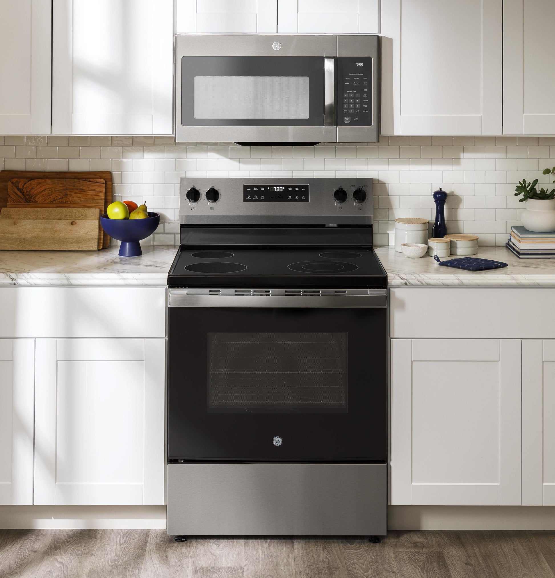 Ge Appliances GRF400SVSS Ge® 30" Free-Standing Electric Range