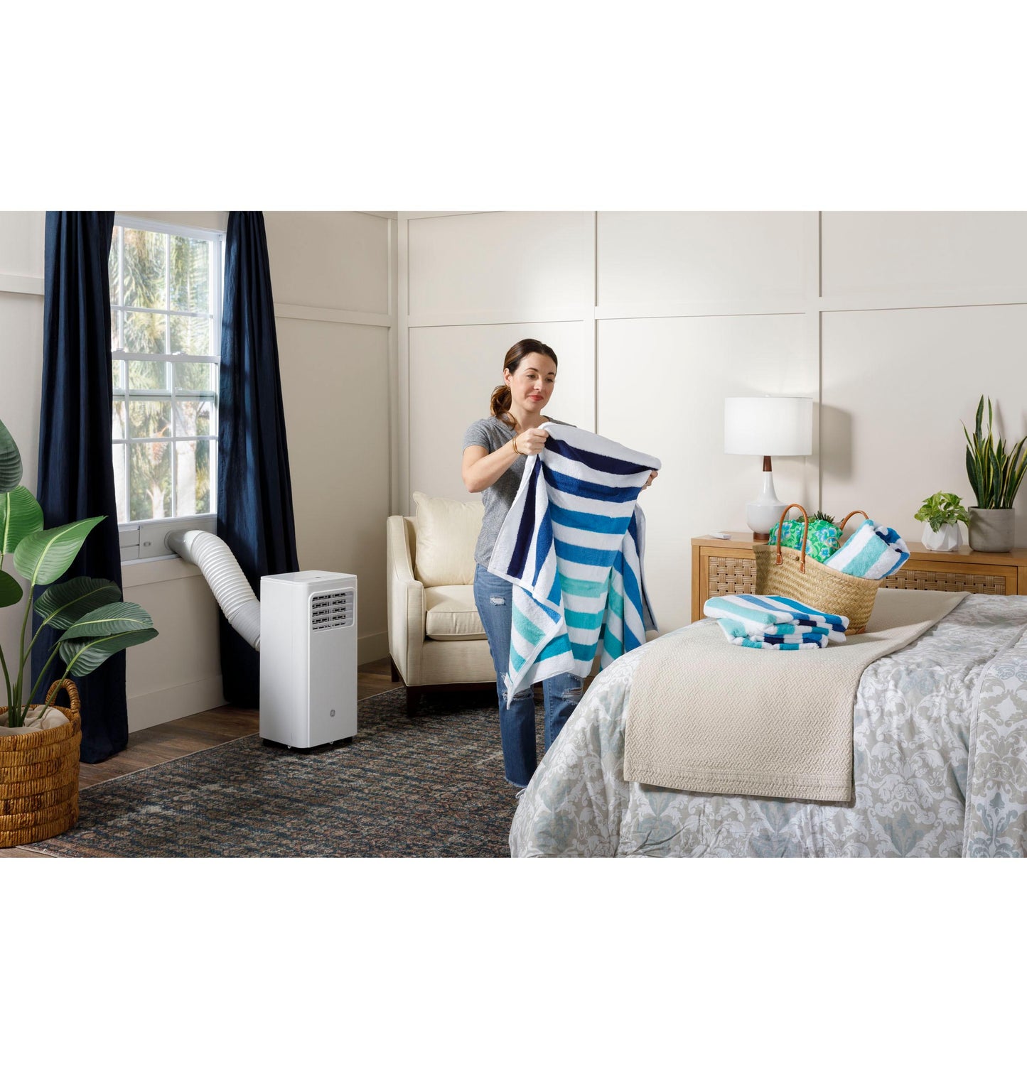 Ge Appliances APMS06BWF Ge® 6,000 Btu Doe Portable Air Conditioner For Small Rooms Up To 250 Sq. Ft.