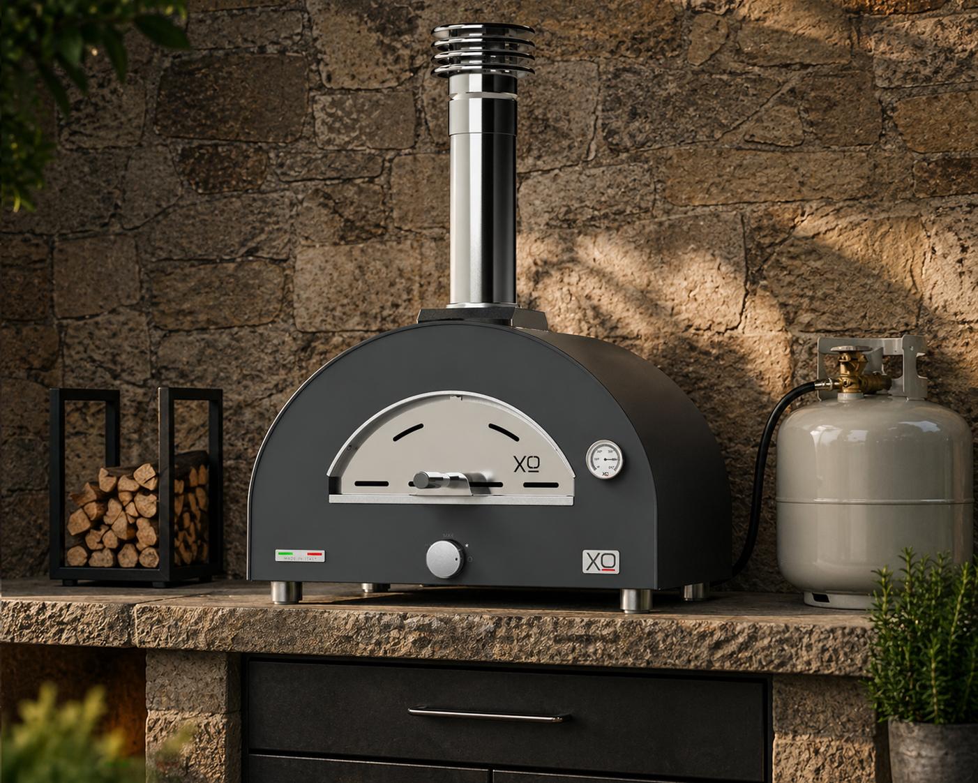 Xo Appliance XOPIZZA1HCAN Countertop Hybrid Gas & Wood Oven In Black