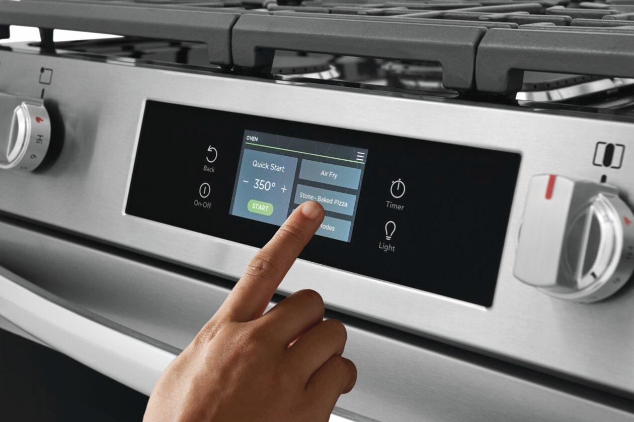 Frigidaire GCFG3070BF 30" Front Control Gas Range With Stone-Baked Pizza