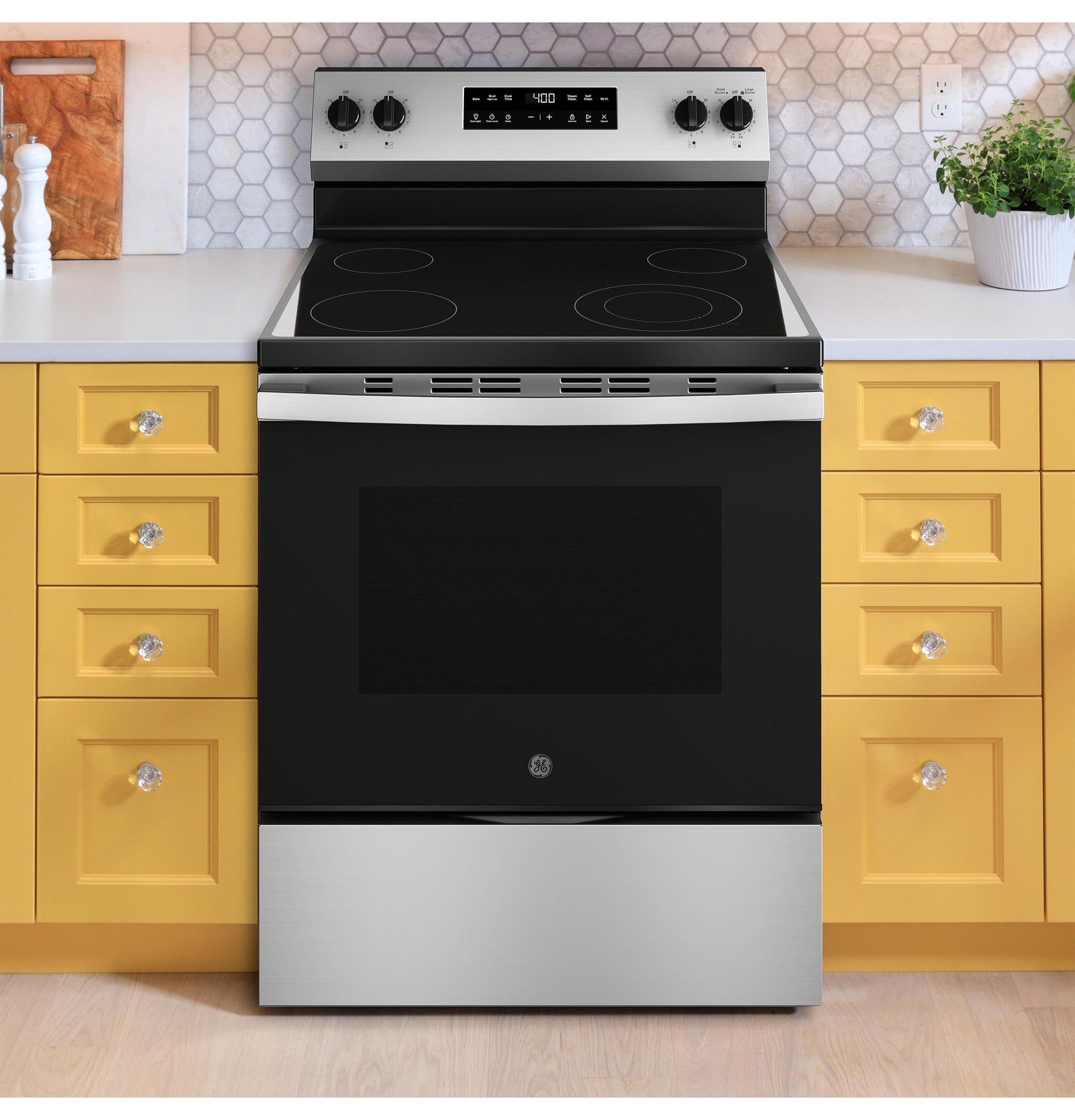 Ge Appliances GRF400PVSS Ge® 30" Free-Standing Electric Range