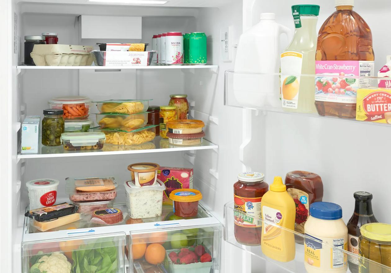 Frigidaire FRTE2223AW 22 Cu Ft Garage Ready Top Freezer Refrigerator