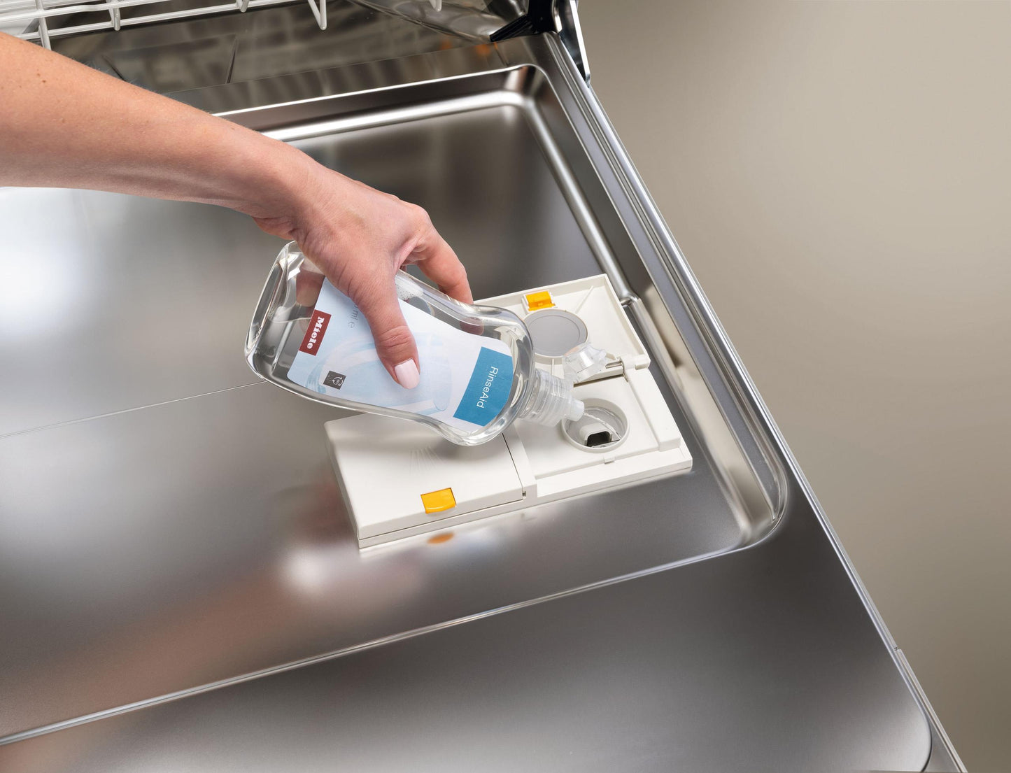 Miele GSRA504L Rinseaid - 500 Ml - For Best Drying And Gentle Treatment In Miele Dishwashers.